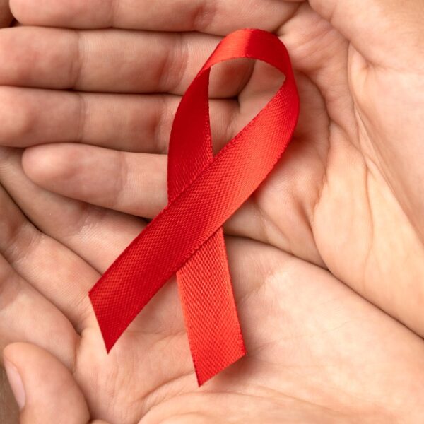 Światowy Dzień Walki z AIDS / HIV: Fakty, profilaktyka, leczenie